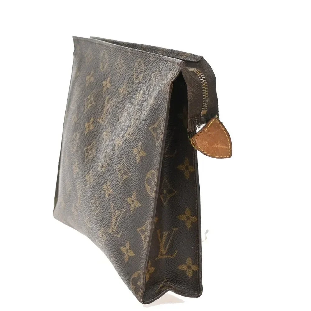 LOUIS VUITTON Poche Toilette 26 Clutch Hand Bag Monogram Leather M47542 01YH581